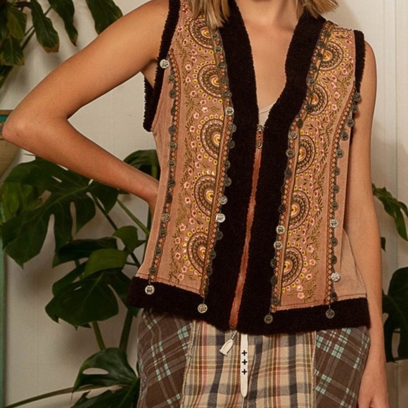 B11P🤎POL perfect faux shearling brown vest w/amazing embroidery+faux fur… - Picture 2 of 14